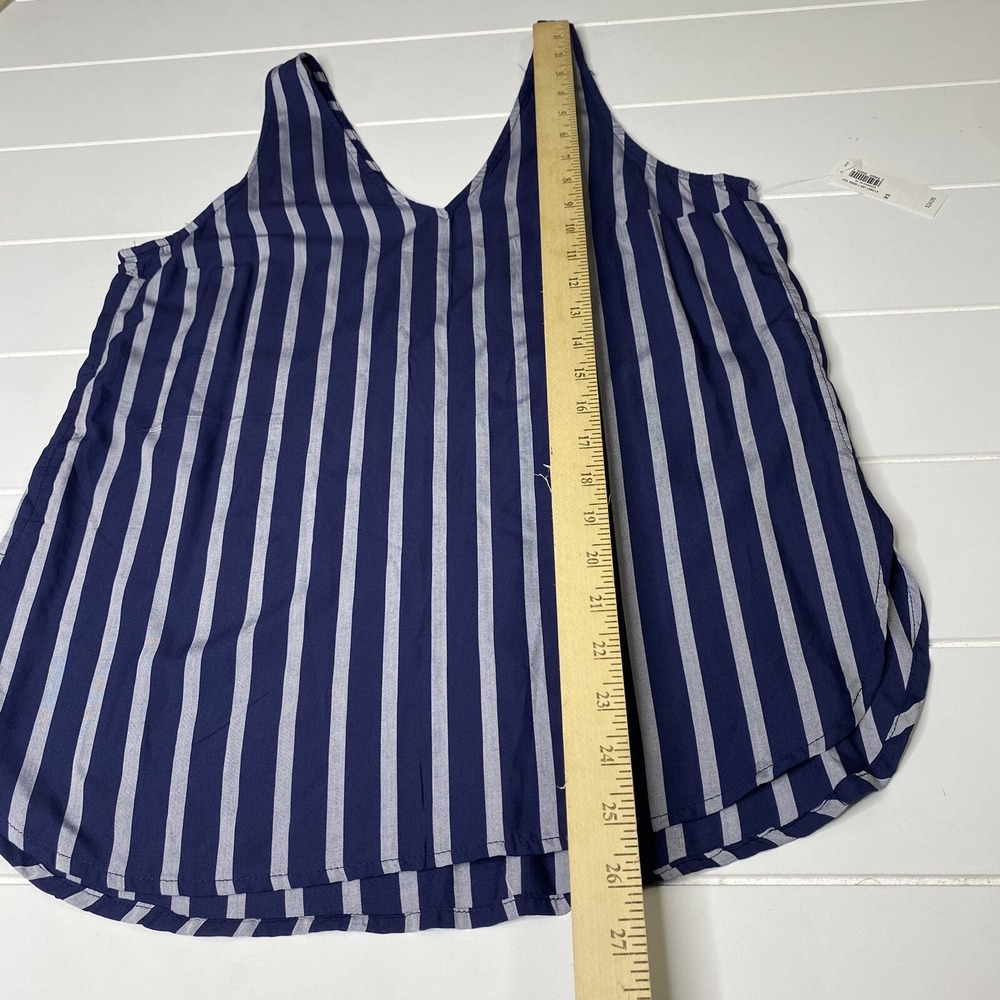 Old Navy Women's‎ Top Blue Striped V Neck Sleeveless Tank Size XS - Picture 10 of 13